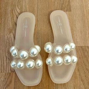 Chinese Laundry Jelli Sandals
